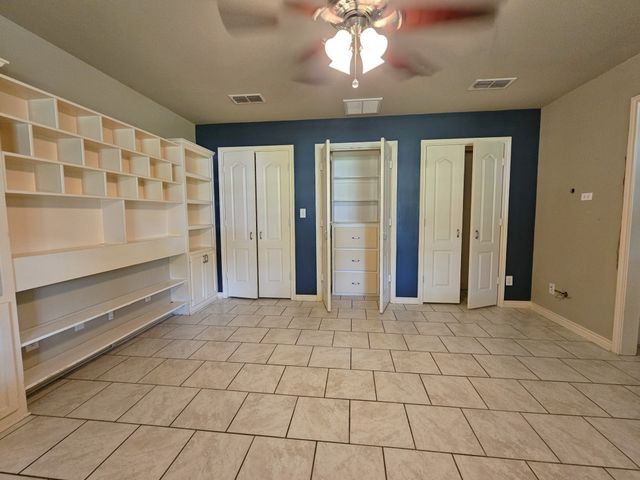 5731 N Cape Drive, Chandler, TX 75758