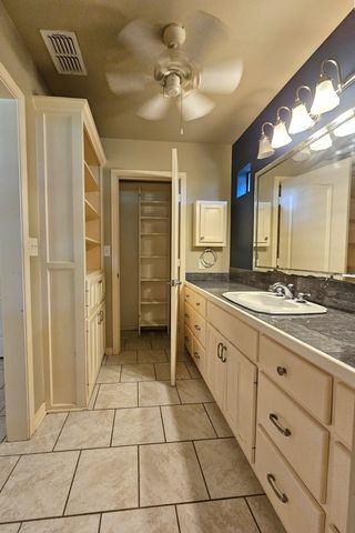 5731 N Cape Drive, Chandler, TX 75758