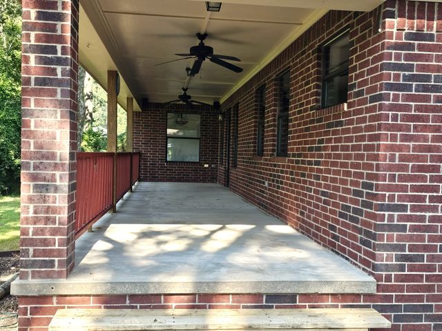 5731 N Cape Drive, Chandler, TX 75758