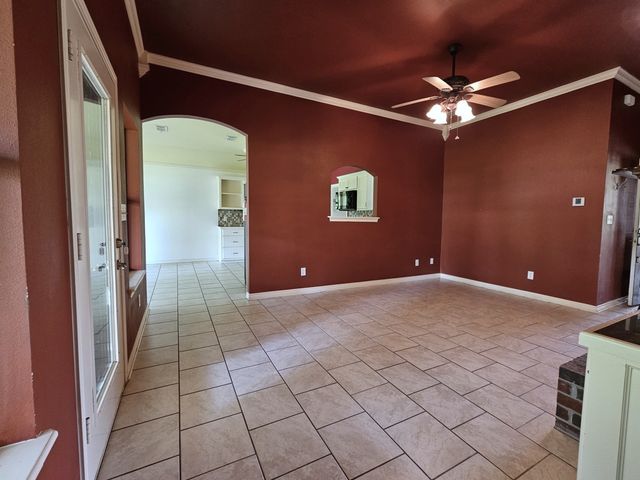 5731 N Cape Drive, Chandler, TX 75758