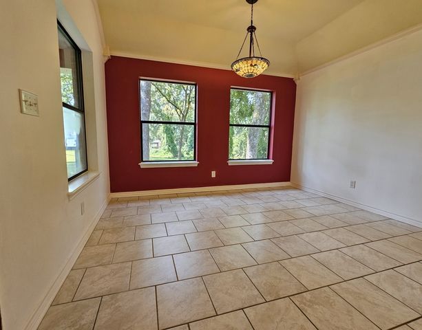 5731 N Cape Drive, Chandler, TX 75758