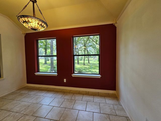 5731 N Cape Drive, Chandler, TX 75758