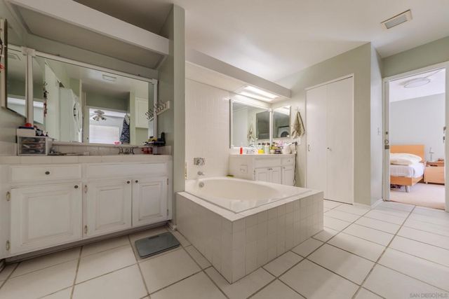 7959 Caminito Dia 2, San Diego, CA 92122