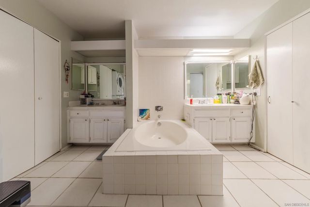 7959 Caminito Dia 2, San Diego, CA 92122