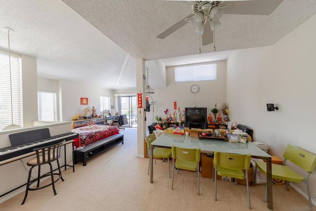 7959 Caminito Dia 2, San Diego, CA 92122