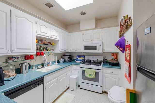 7959 Caminito Dia 2, San Diego, CA 92122
