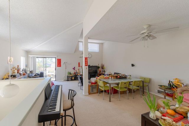 7959 Caminito Dia 2, San Diego, CA 92122