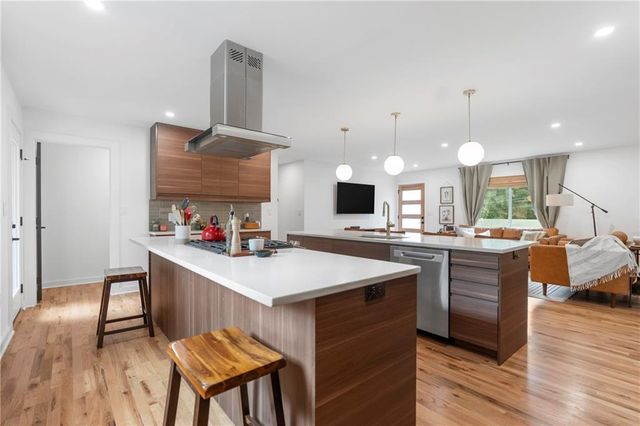3941 Lake Drive SE, Smyrna, GA 30082