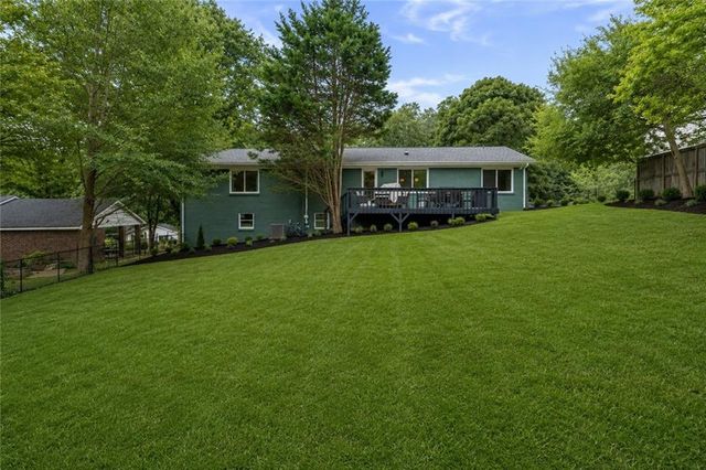 3941 Lake Drive SE, Smyrna, GA 30082