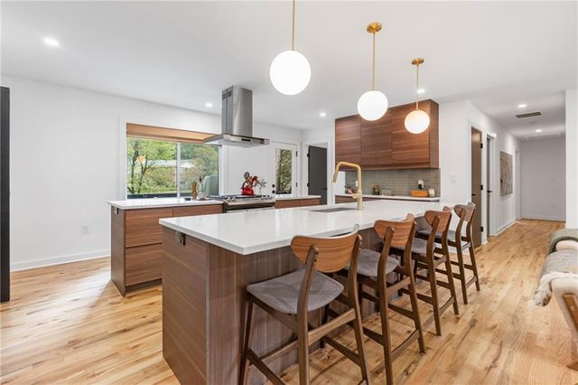 3941 Lake Drive SE, Smyrna, GA 30082