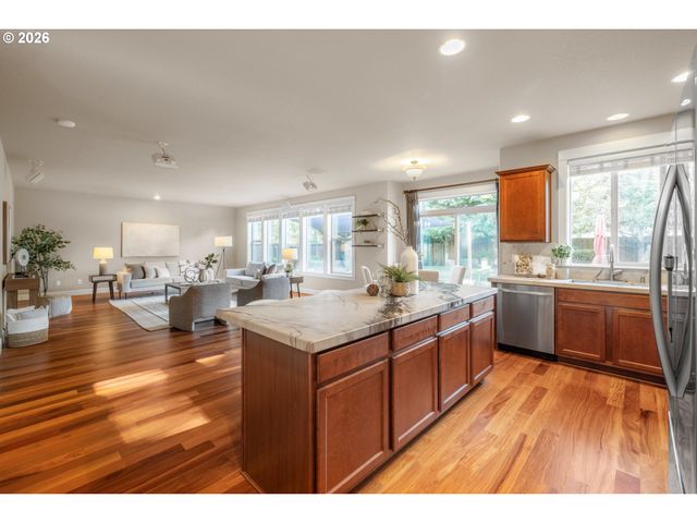 2067 Sw 192ND Ave, Beaverton, OR 97003