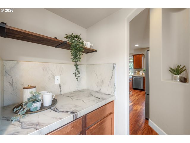 2067 Sw 192ND Ave, Beaverton, OR 97003