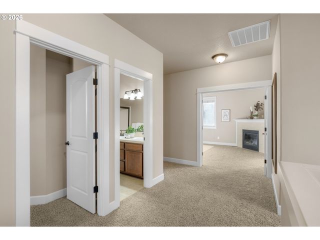 2067 Sw 192ND Ave, Beaverton, OR 97003