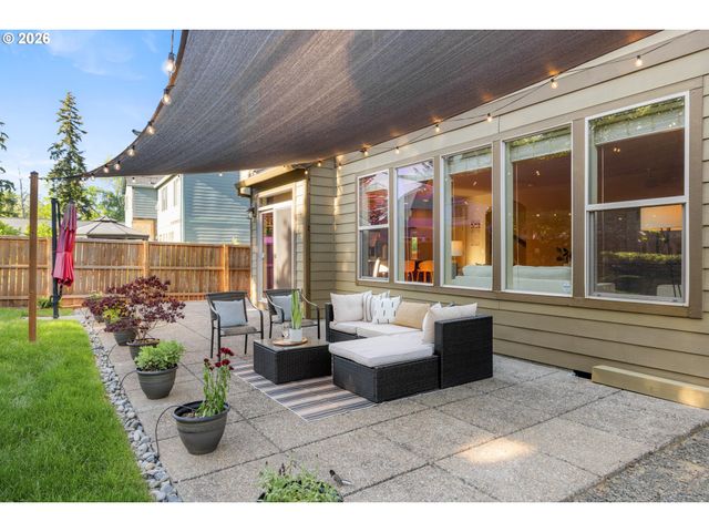 2067 Sw 192ND Ave, Beaverton, OR 97003