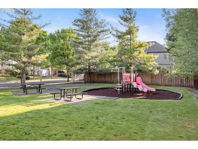 2067 Sw 192ND Ave, Beaverton, OR 97003