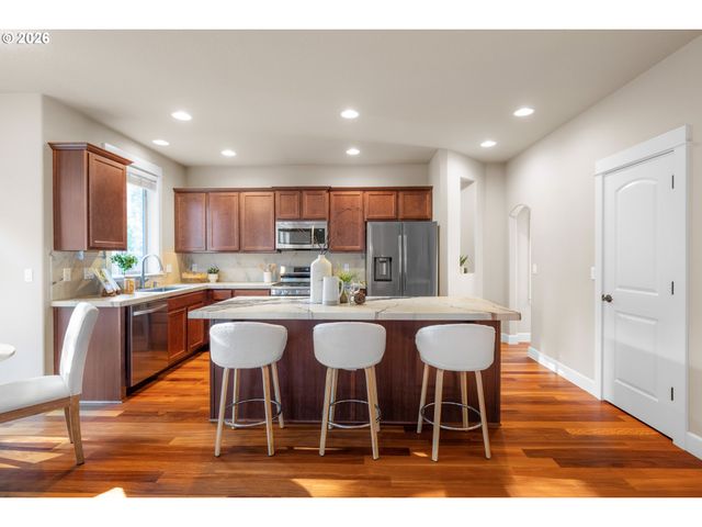 2067 Sw 192ND Ave, Beaverton, OR 97003