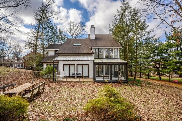 219 La Grande Dr, Cranberry Twp, PA 16066