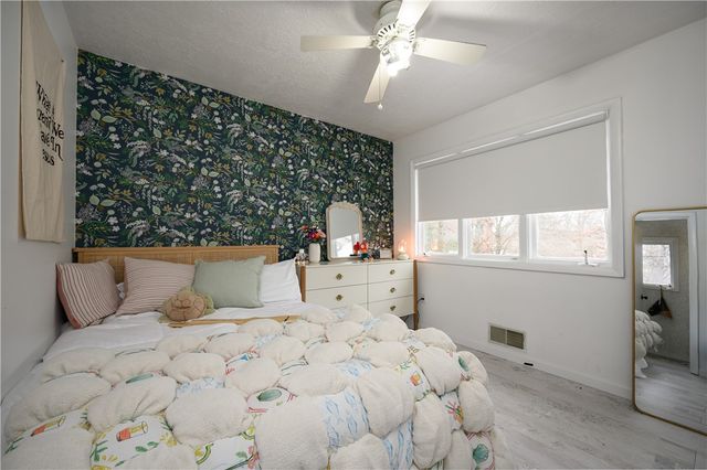 219 La Grande Dr, Cranberry Twp, PA 16066