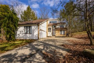 219 La Grande Dr, Cranberry Twp, PA 16066
