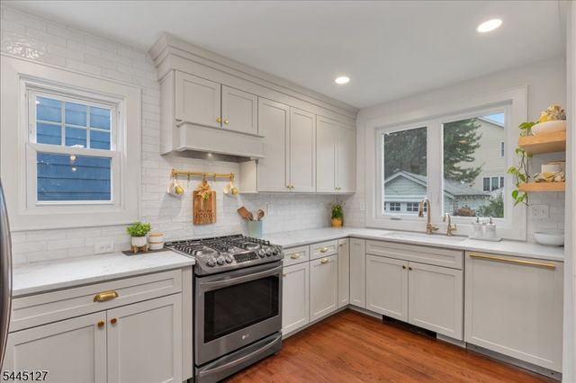 8 Oak Ln, Cranford Twp., NJ 07016