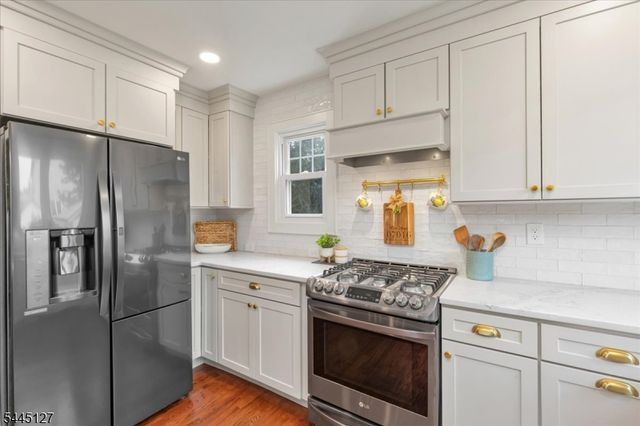 8 Oak Ln, Cranford Twp., NJ 07016