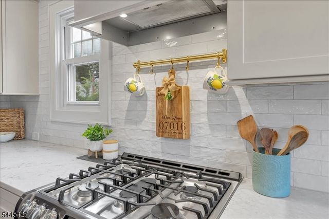 8 Oak Ln, Cranford Twp., NJ 07016