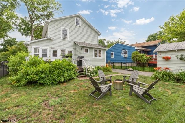 8 Oak Ln, Cranford Twp., NJ 07016