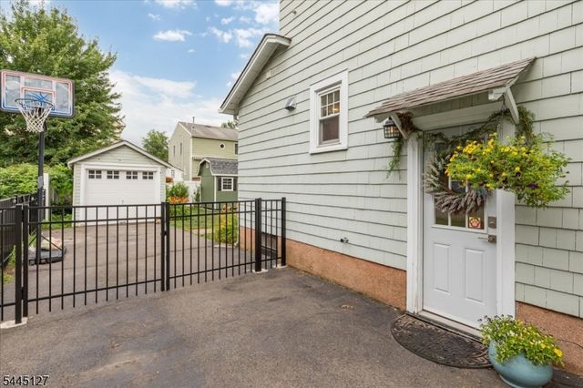 8 Oak Ln, Cranford Twp., NJ 07016