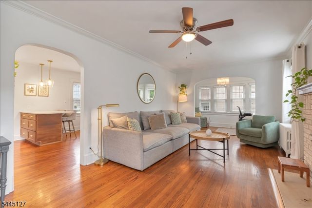 8 Oak Ln, Cranford Twp., NJ 07016