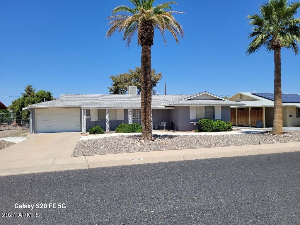 10536 W SNEAD Drive, Sun City, AZ 85351