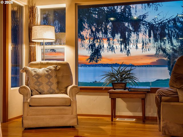 556 STATE ROUTE 401, Naselle, WA 98638