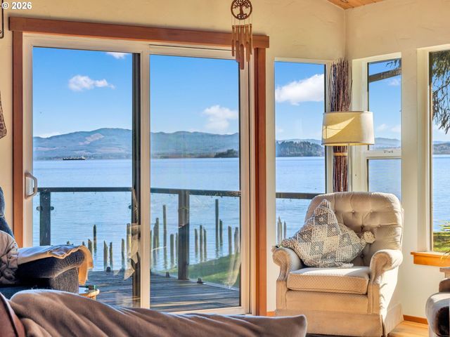 556 STATE ROUTE 401, Naselle, WA 98638