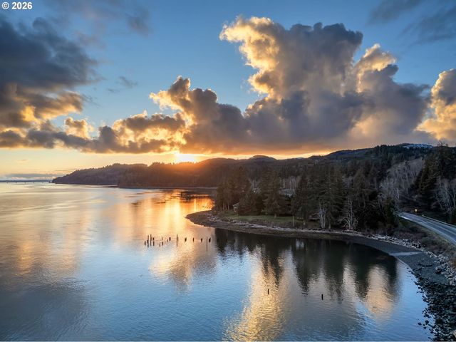 556 STATE ROUTE 401, Naselle, WA 98638