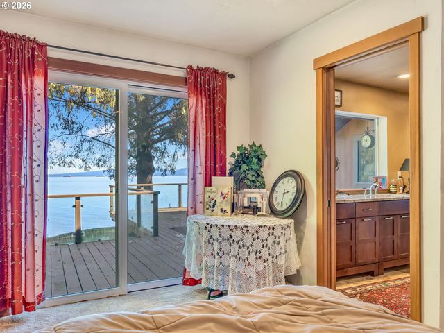 556 STATE ROUTE 401, Naselle, WA 98638