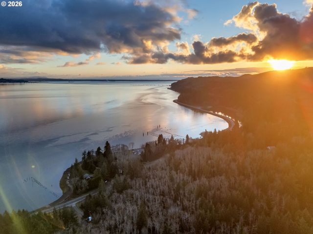 556 STATE ROUTE 401, Naselle, WA 98638