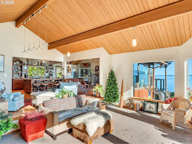 556 STATE ROUTE 401, Naselle, WA 98638