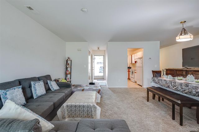 42764 Lilley Pointe Drive 165, Canton Charter Township, MI 48187