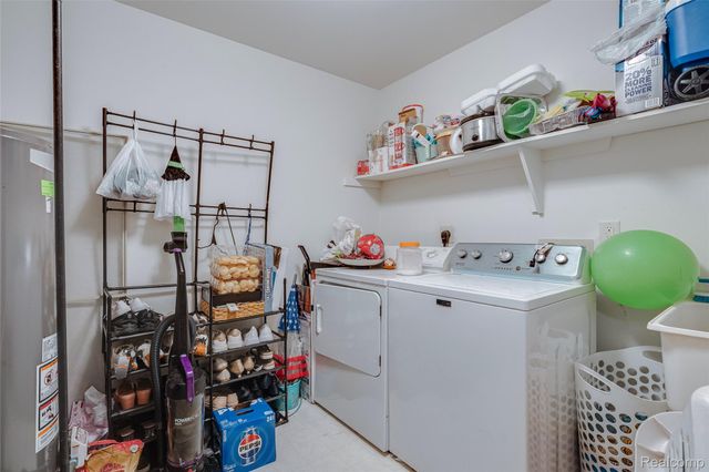 42764 Lilley Pointe Drive 165, Canton Charter Township, MI 48187