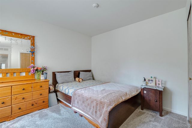 42764 Lilley Pointe Drive 165, Canton Charter Township, MI 48187