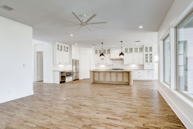 1514 Chantilly Lane, Houston, TX 77018