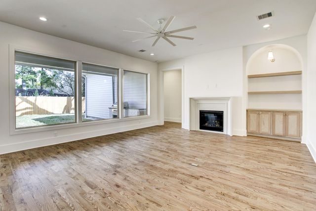 1514 Chantilly Lane, Houston, TX 77018