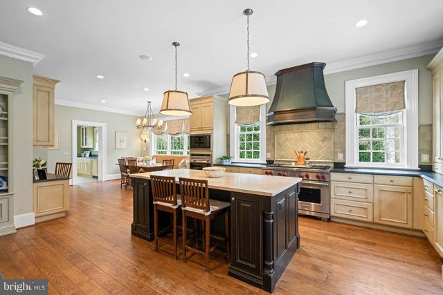 4641 DEXTER ST NW, Washington, DC 20007