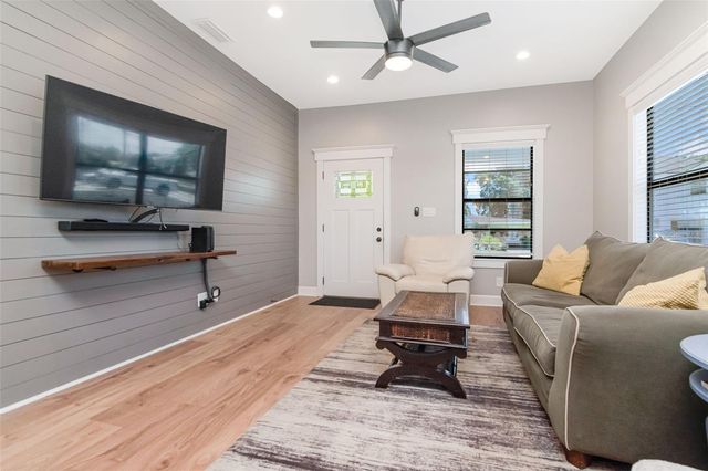2507 W GRAY STREET, Tampa, FL 33609