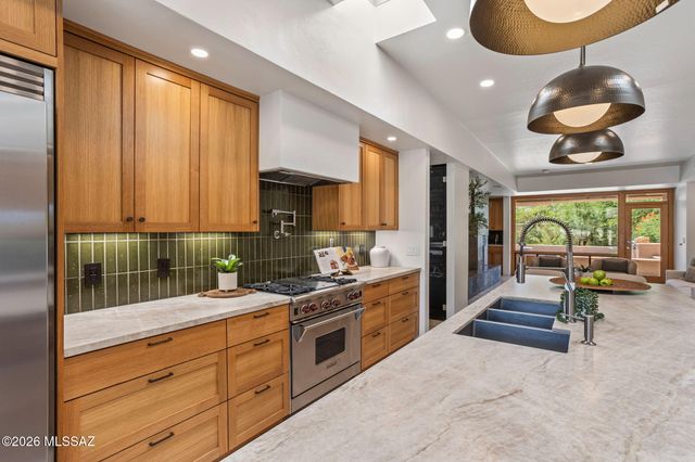 4635 N Placita Roca Blanca, Tucson, AZ 85718