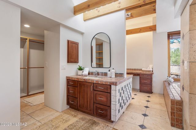 4635 N Placita Roca Blanca, Tucson, AZ 85718