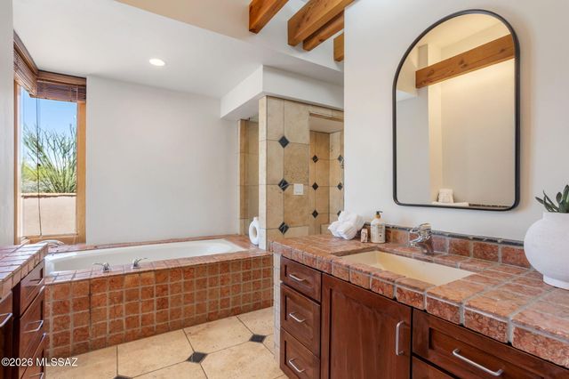 4635 N Placita Roca Blanca, Tucson, AZ 85718
