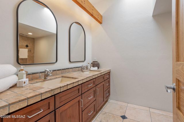 4635 N Placita Roca Blanca, Tucson, AZ 85718