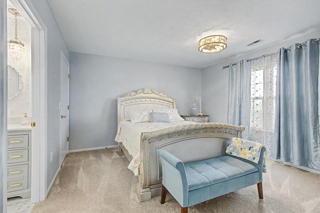 9472 Clermont Boulevard, Powell, OH 43065