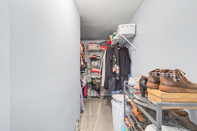 9472 Clermont Boulevard, Powell, OH 43065