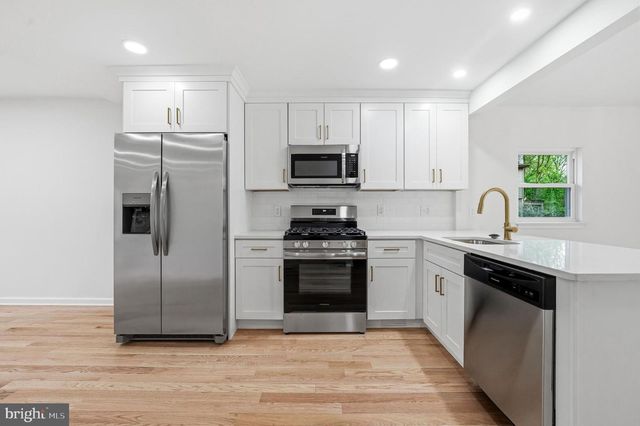 36 POINT BREEZE AVE, Clementon, NJ 08021